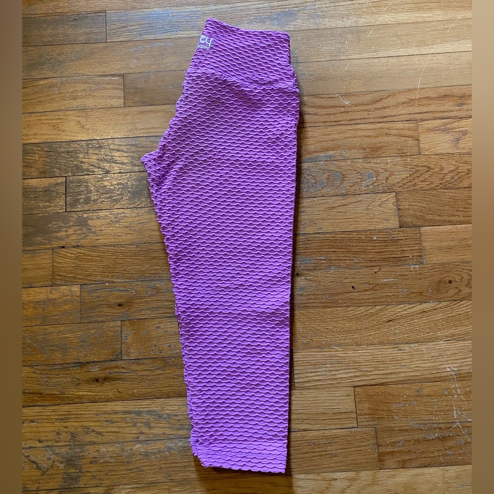 Booty by Brabants Ultra Violet Cropped Croco Skin Leggings